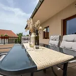88 Trees Luxury דירה