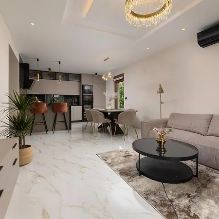 88 Trees Luxury *