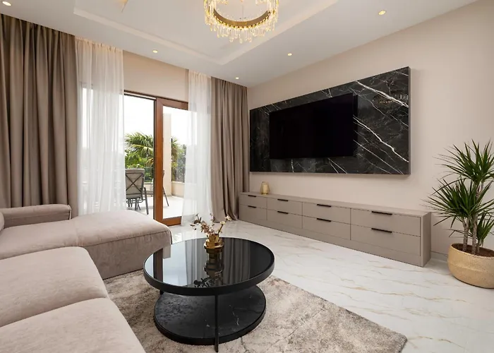 88 Trees Luxury *